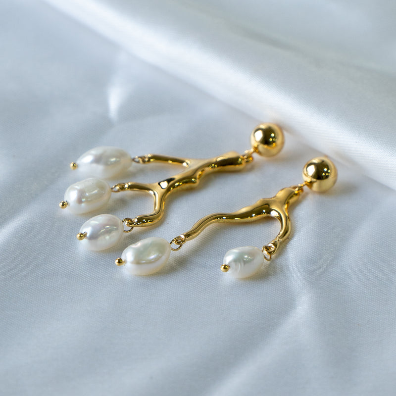 Gloria Pearl Dangler Earrings