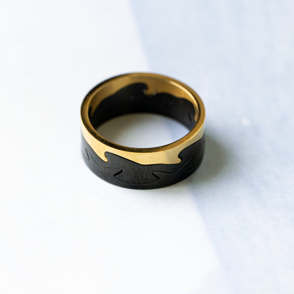 Black and Gold Waves Unisex Ring
