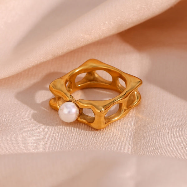 Aphrodite Pearl Ring