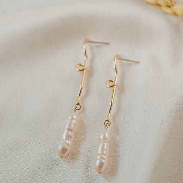Pearl Plunge Dangler Earrings