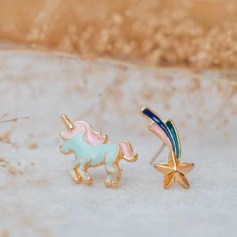 Gold hot sale unicorn earrings